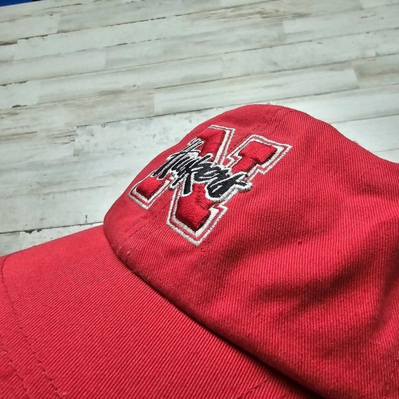 Nebraska Cornhuskers Adjustable Red Cap Hat Fan Favorite Basketball Football - Picture 1 of 5